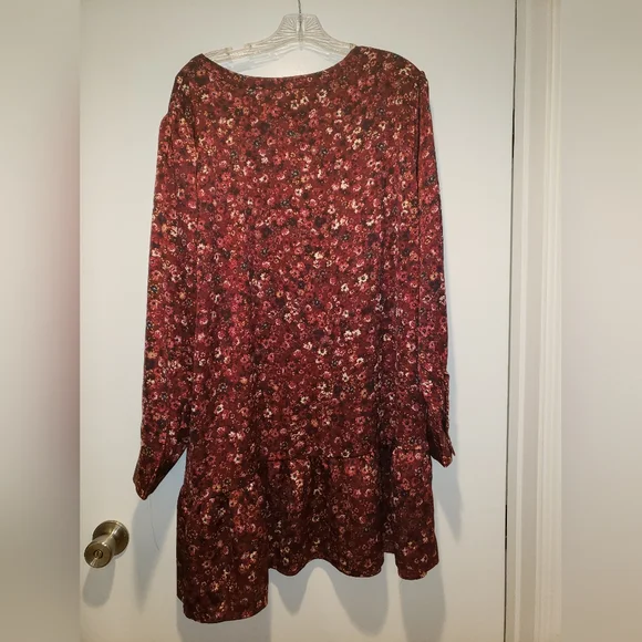 Addition Elle In Every Story Ruffle Flower Tunic Blouse - Picture 5 of 5